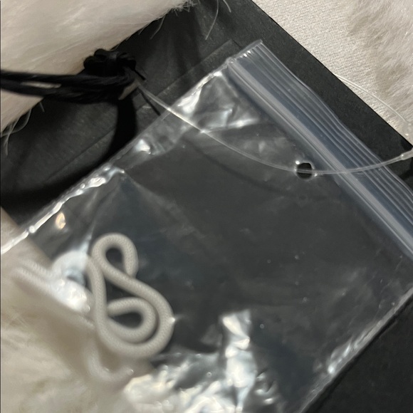 Luxurious White Faux Fur Coat - Picture 15 of 16